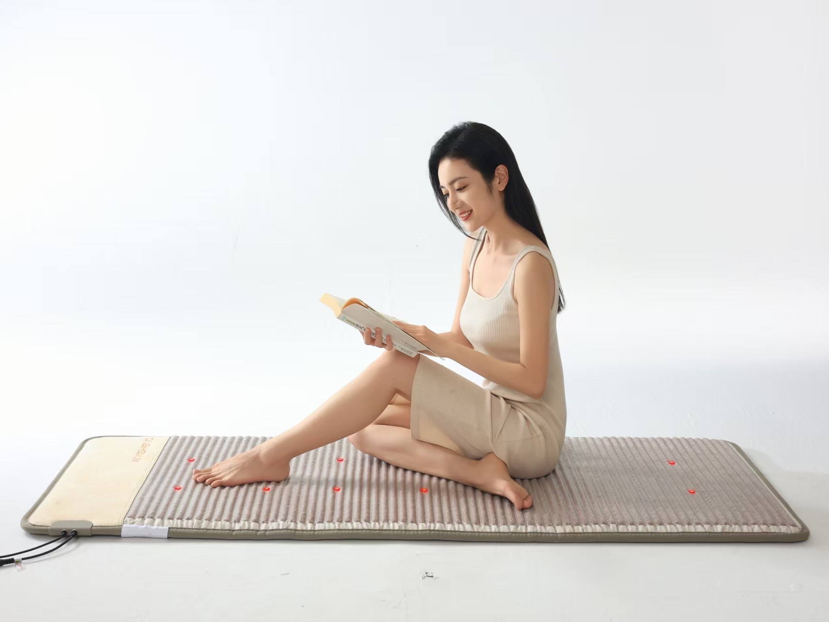 Aiyisheng Stone Needle Hot Compress Mattress Electric heating mattress pad.jpg
