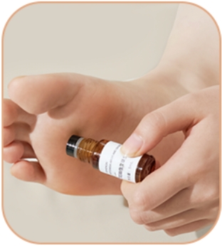 10 AiYiSheng Essential Oil Warm Feet Sticker.jpg